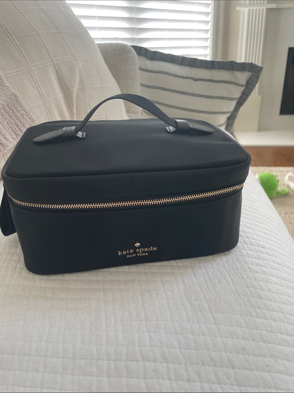 kate spade Black Gold-Trim Cosmetic Case